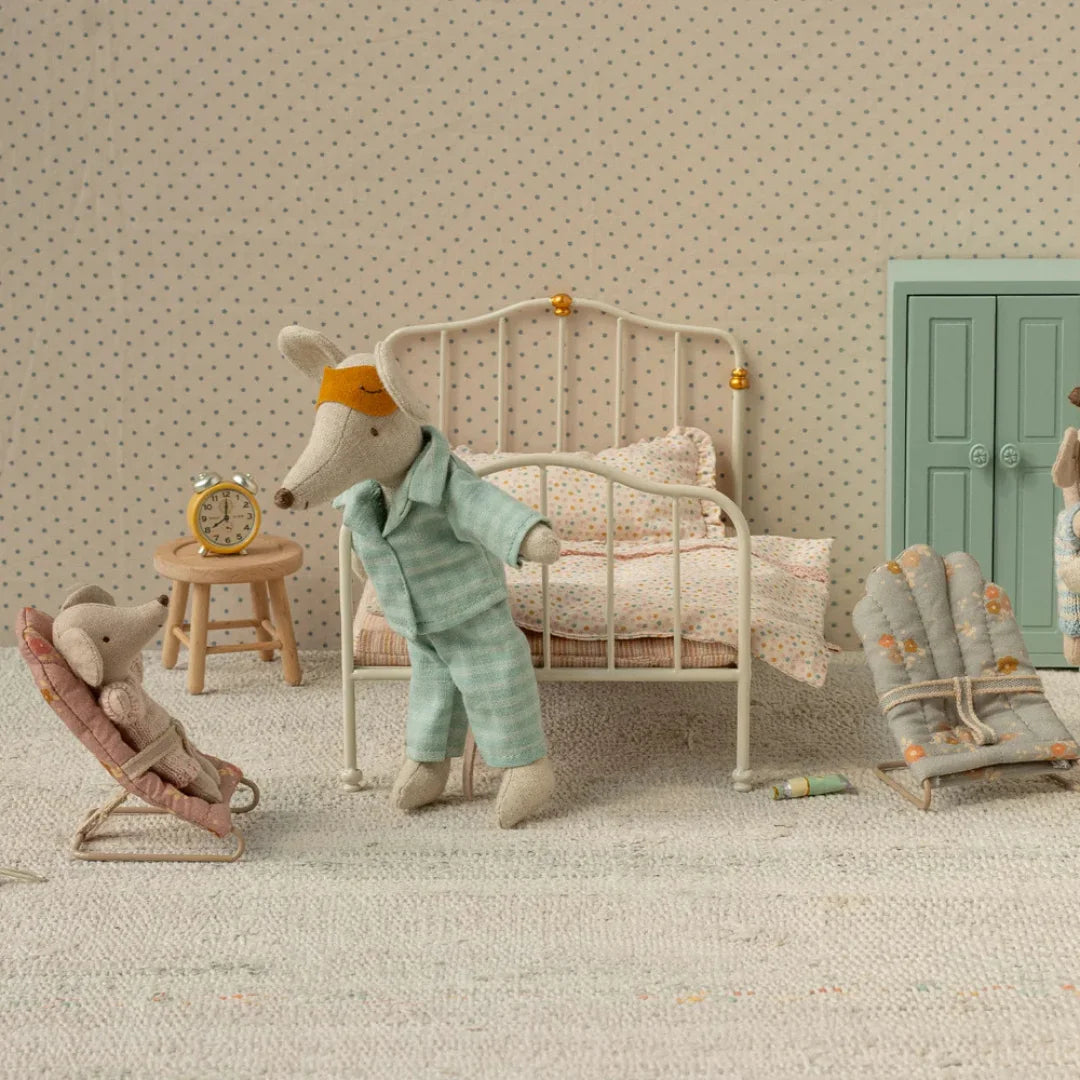 Maileg Leżaczek Babysitter – Rose